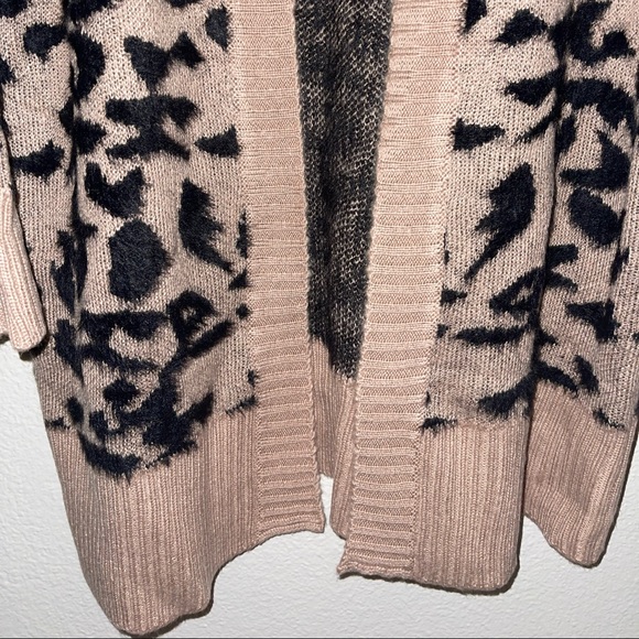 Dreamers by Debut Leopard Cheetah Print Cardigan Sweater - Picture 8 of 12